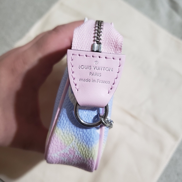 🌸SOLD🌸 Louis Vuitton mini pochette escale - Picture 2 of 10